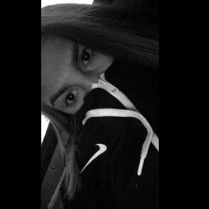 Meet your Posher, Lesly